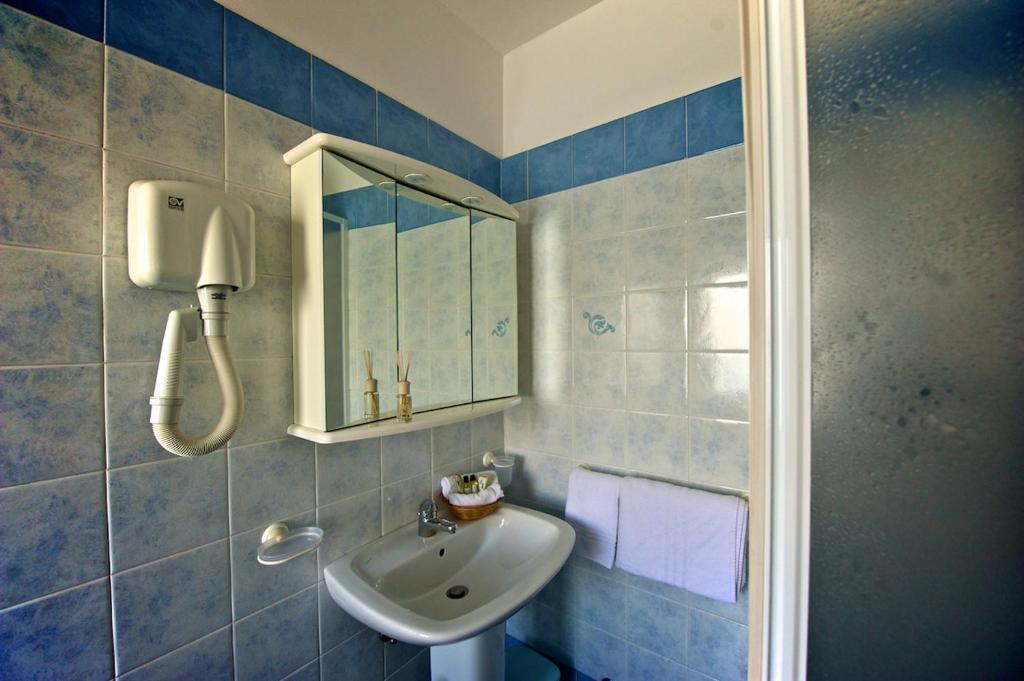 Hotel La Bussola Муджа Номер фото