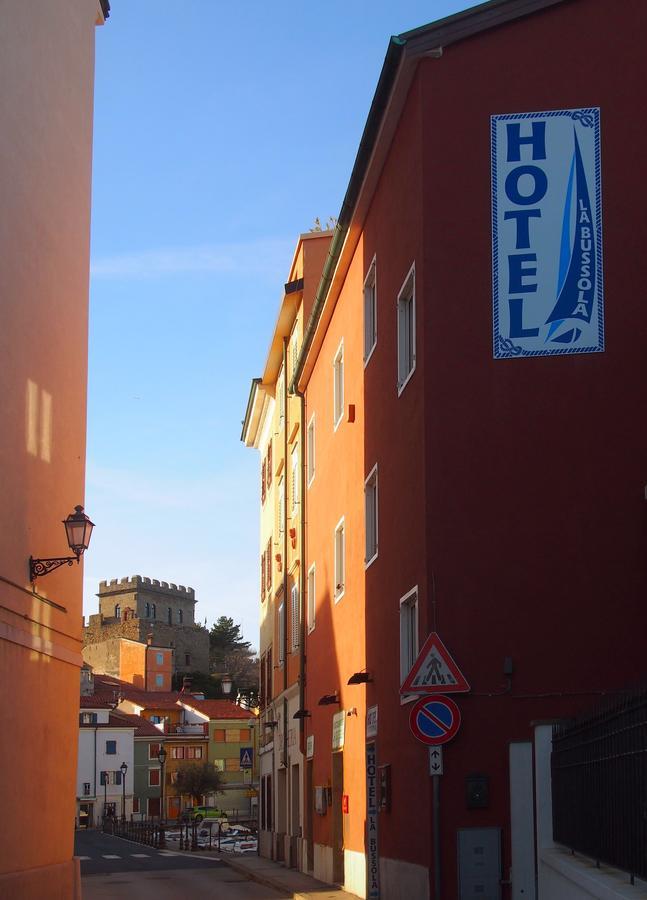 Hotel La Bussola Муджа Екстер'єр фото