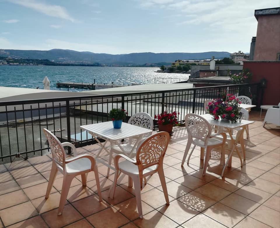 Hotel La Bussola Муджа Екстер'єр фото